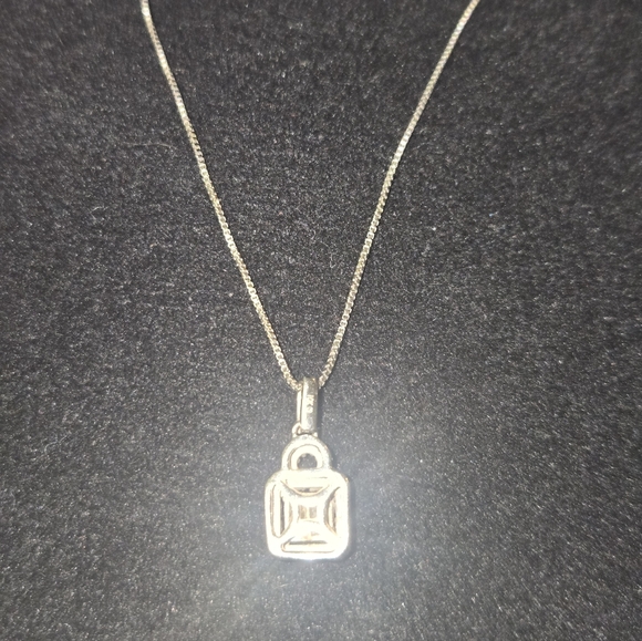 Diamond Necklace 1/4 ct tw Princess-Cut In 10K White Gold - Picture 8 of 12